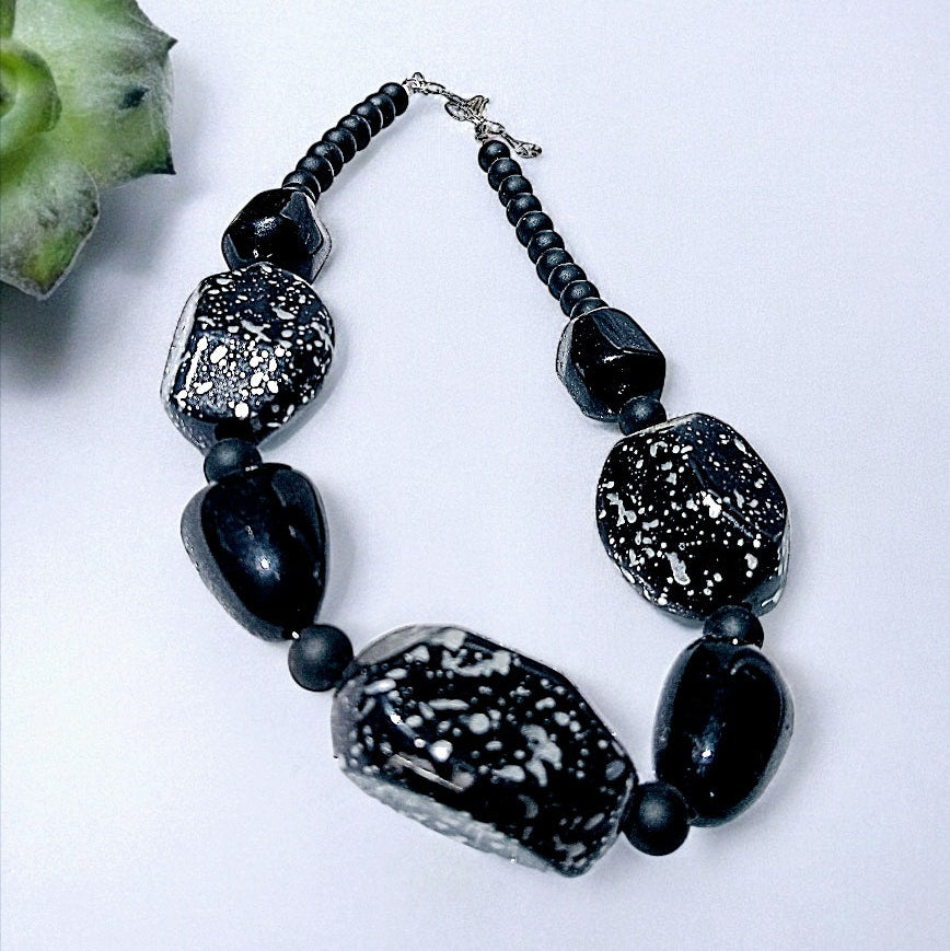 Almadine Negro