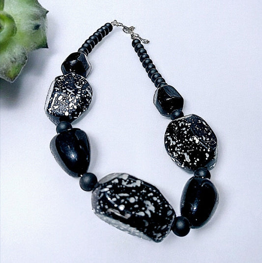 Almadine Negro