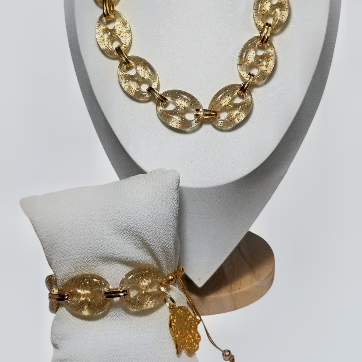 Set Collar y Pulsera Hamsa Dorado | Joyería Artesanal con Buena Energía